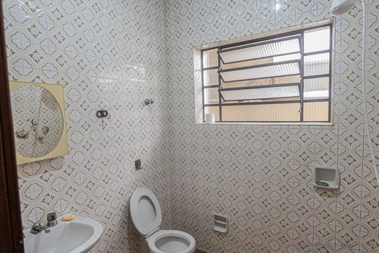 Banheiro Social de casa à venda com 3 quartos, 184m² em Vila Santo Estevão, São Paulo