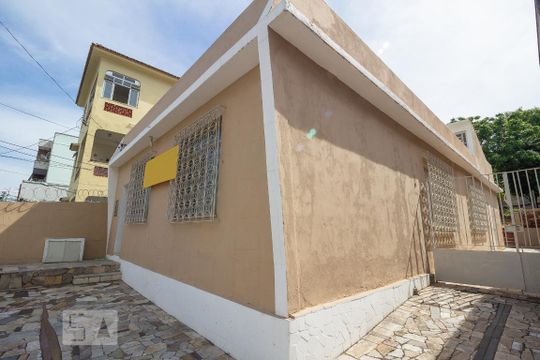 Fachada de casa para alugar com 3 quartos, 440m² em Abolição, Rio de Janeiro