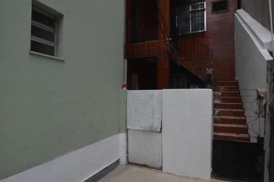 Fachada de casa para alugar com 1 quarto, 40m² em Braz de Pina, Rio de Janeiro