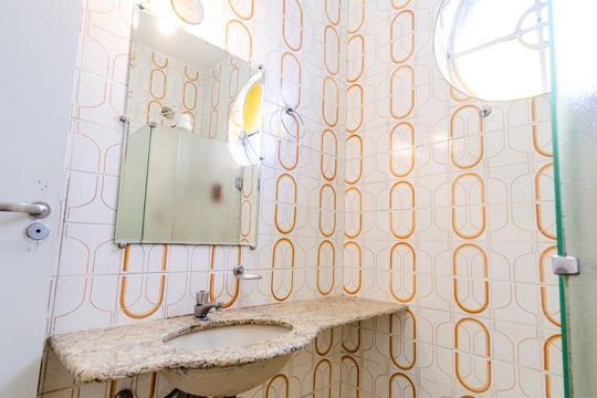 Banheiro de apartamento para alugar com 2 quartos, 85m² em Padre Eustáquio, Belo Horizonte