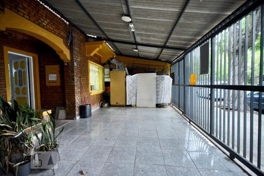 Garagem de casa à venda com 5 quartos, 300m² em Vila Romana, São Paulo