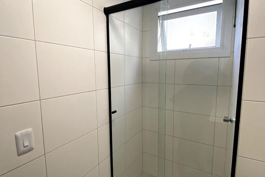 Banheiro de kitnet/studio para alugar com 1 quarto, 24m² em Rio Branco, Novo Hamburgo