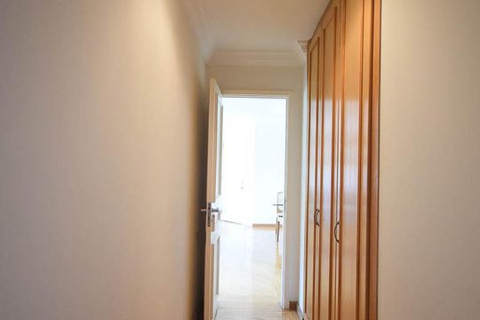 Corredor de apartamento para alugar com 3 quartos, 121m² em Real Parque, São Paulo