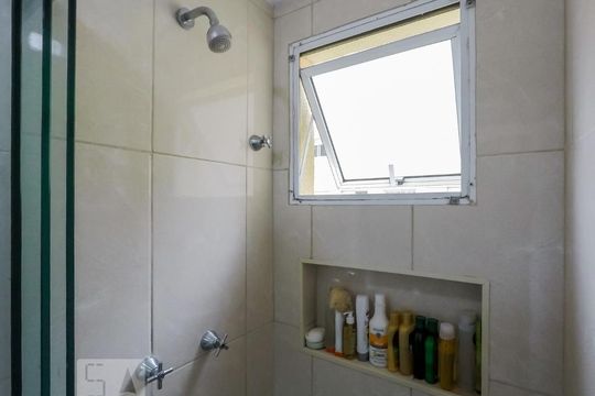 Banheiro de apartamento à venda com 2 quartos, 50m² em Jardim Maria Estela, São Paulo