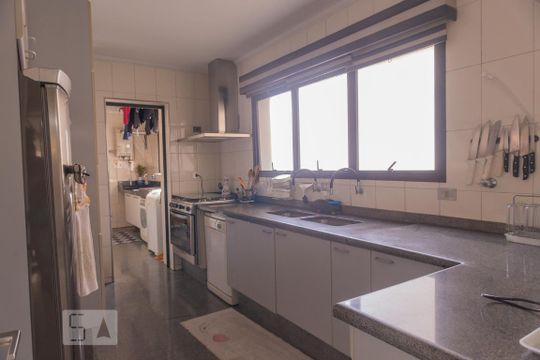 Cozinha de apartamento à venda com 4 quartos, 253m² em Chora Menino, São Paulo