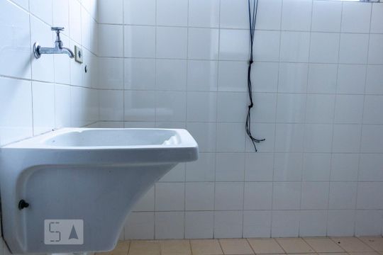 Área de serviço de apartamento para alugar com 3 quartos, 70m² em Vila Firmiano Pinto, São Paulo