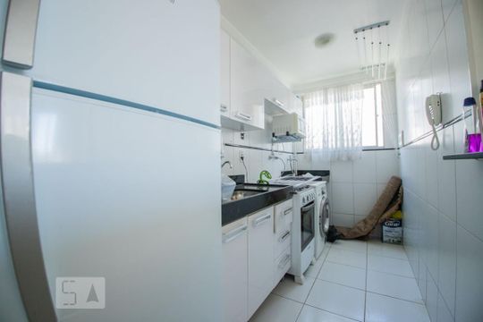 cozinha de apartamento à venda com 2 quartos, 50m² em Loteamento Parque São Martinho, Campinas