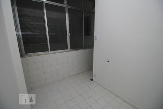 Quarto de Serviço de apartamento à venda com 2 quartos, 61m² em Centro, Rio de Janeiro