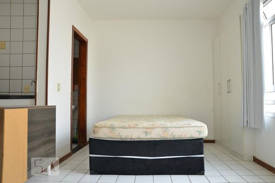 Quarto de kitnet/studio para alugar com 1 quarto, 28m² em Asa Norte, Brasília