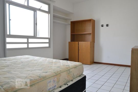 Quarto de kitnet/studio para alugar com 1 quarto, 28m² em Asa Norte, Brasília