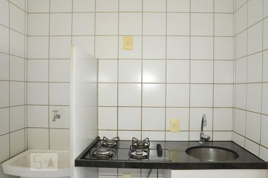Cozinha de kitnet/studio para alugar com 1 quarto, 28m² em Asa Norte, Brasília