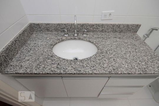 Banheiro de apartamento para alugar com 1 quarto, 58m² em Vila Buarque, São Paulo