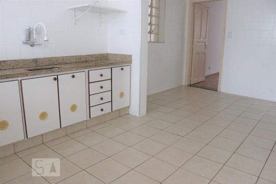Cozinha de casa para alugar com 3 quartos, 135m² em Aclimação, São Paulo