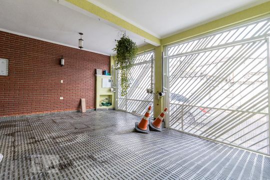 Garagem de casa à venda com 3 quartos, 240m² em Vila da Saúde, São Paulo