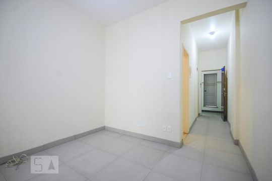 Sala de apartamento para alugar com 1 quarto, 40m² em Centro, Niterói