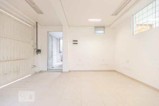 Garagem de casa à venda com 5 quartos, 200m² em Vila Progredior, São Paulo