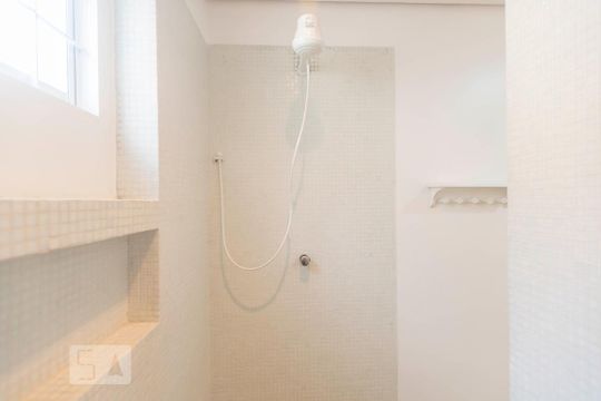 Banheiro 1 de casa à venda com 5 quartos, 200m² em Vila Progredior, São Paulo