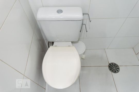 Banheiro de kitnet/studio à venda com 1 quarto, 39m² em República, São Paulo