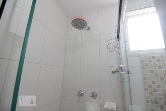 Chuveiro de apartamento à venda com 3 quartos, 73m² em Vila Suzana, São Paulo