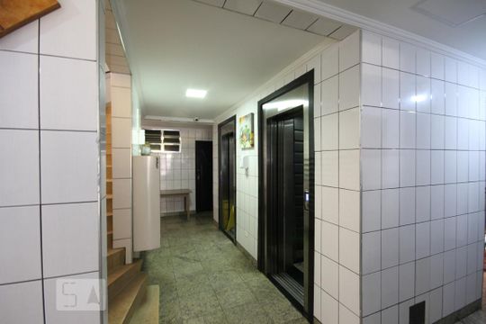 Hall de entrada de kitnet/studio para alugar com 1 quarto, 32m² em Liberdade, São Paulo