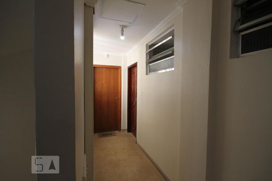 Hall de entrada de kitnet/studio para alugar com 1 quarto, 32m² em Liberdade, São Paulo
