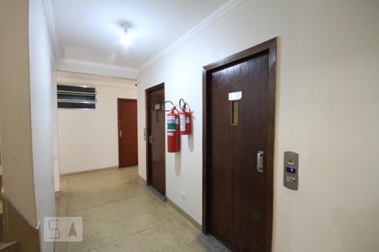 Hall de entrada de kitnet/studio para alugar com 1 quarto, 32m² em Liberdade, São Paulo