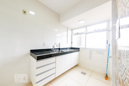 Cozinha de apartamento à venda com 2 quartos, 94m² em Nova Suíssa, Belo Horizonte