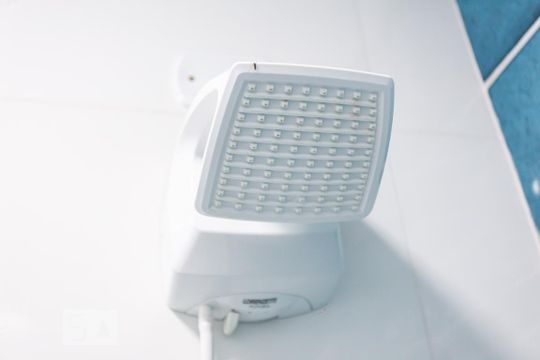 Chuveiro  de kitnet/studio para alugar com 1 quarto, 24m² em Vila Gomes, São Paulo