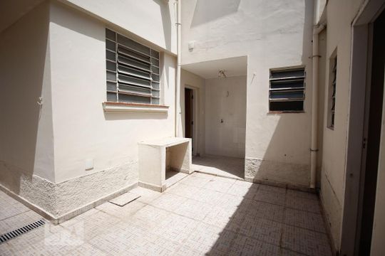 Quintal de casa à venda com 3 quartos, 133m² em Planalto Paulista, São Paulo