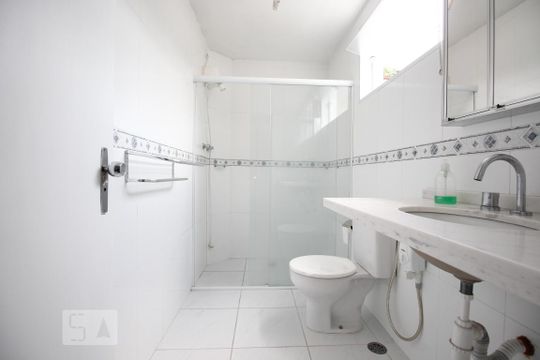 Banheiro de casa à venda com 3 quartos, 133m² em Planalto Paulista, São Paulo