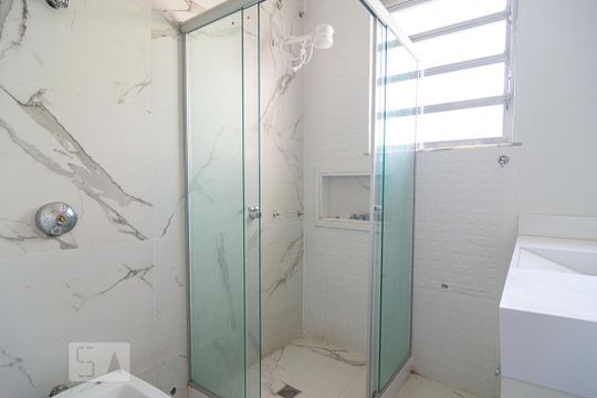 Banheiro Social de apartamento à venda com 2 quartos, 80m² em Centro, Niterói