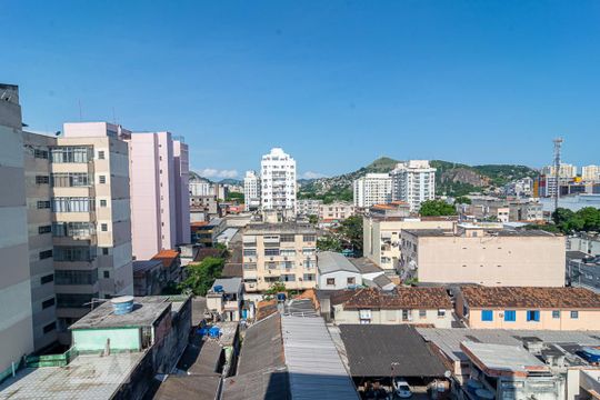 Vista da Sala de apartamento à venda com 2 quartos, 80m² em Centro, Niterói