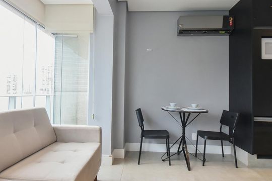 Sala de kitnet/studio para alugar com 1 quarto, 40m² em Chácara Santo Antônio (zona Sul), São Paulo