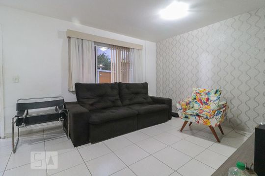 Sala de casa de condomínio para alugar com 3 quartos, 94m² em Tanque, Rio de Janeiro