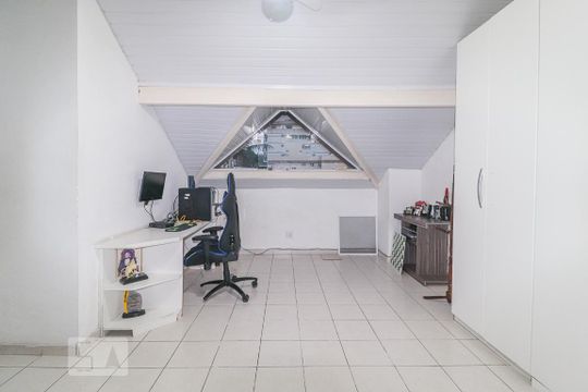 Casa de Condomínio para alugar com 3 quartos, 94m² em Tanque, Rio de Janeiro