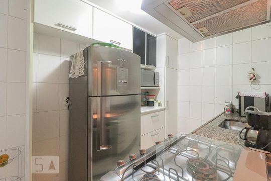 Cozinha de casa de condomínio para alugar com 3 quartos, 94m² em Tanque, Rio de Janeiro