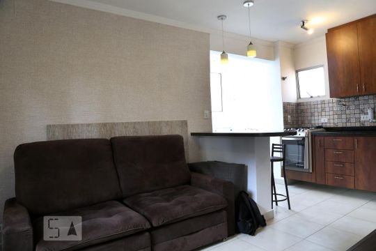Sala/Cozinha de kitnet/studio para alugar com 1 quarto, 40m² em Chácara Agrindus, Taboão da Serra