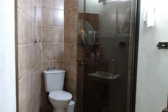 Banheiro da Suíte de casa à venda com 2 quartos, 176m² em Jardim da Gloria, Taboão da Serra