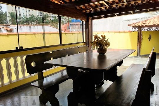 Área Externa de casa à venda com 2 quartos, 176m² em Jardim da Gloria, Taboão da Serra