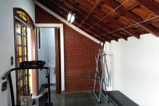 Área de Serviço de casa à venda com 2 quartos, 176m² em Jardim da Gloria, Taboão da Serra