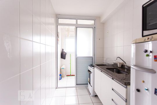 Cozinha de apartamento para alugar com 2 quartos, 63m² em Jaguaré, São Paulo