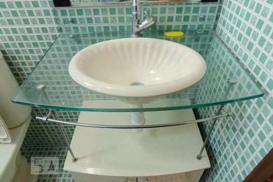 Banheiro de apartamento para alugar com 2 quartos, 48m² em Ipiranga, São Paulo