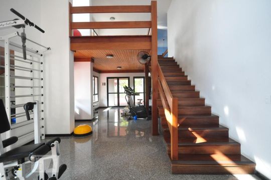 Academia de apartamento para alugar com 3 quartos, 156m² em Vila Suzana, São Paulo