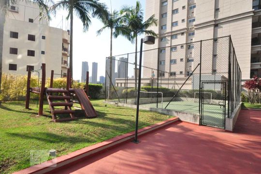 Quadra de apartamento para alugar com 3 quartos, 156m² em Vila Suzana, São Paulo
