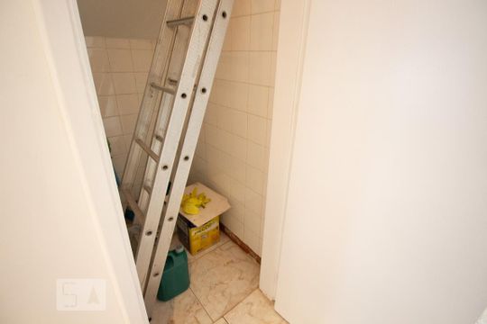 Despensa de casa para alugar com 3 quartos, 130m² em Vila Parque Jabaquara, São Paulo