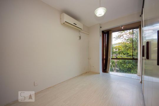 Quarto de apartamento à venda com 1 quarto, 45m² em Cristo Redentor, Porto Alegre