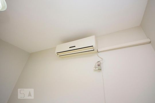 Quarto de apartamento à venda com 1 quarto, 45m² em Cristo Redentor, Porto Alegre