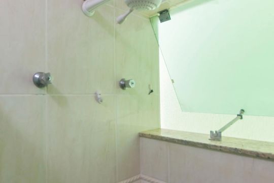 Banheiro de casa à venda com 4 quartos, 320m² em Jardim dos Oliveiras, Campinas