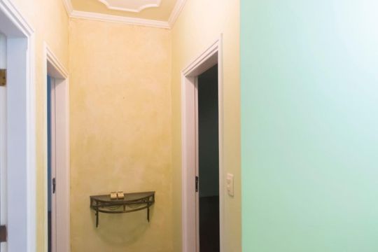 Corredor de casa à venda com 4 quartos, 320m² em Jardim dos Oliveiras, Campinas