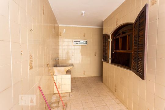 Área de Serviço de casa para alugar com 3 quartos, 284m² em Umuarama, Osasco